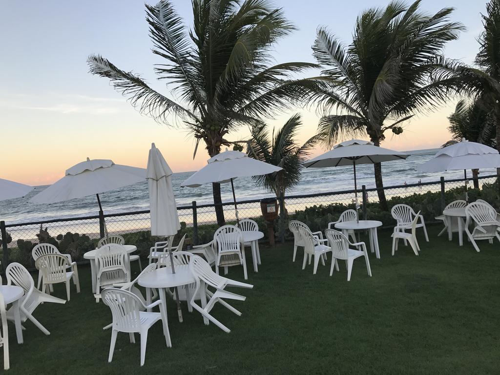 Flat Guarajuba Beira Da Praia Pe Na Areia Экстерьер фото