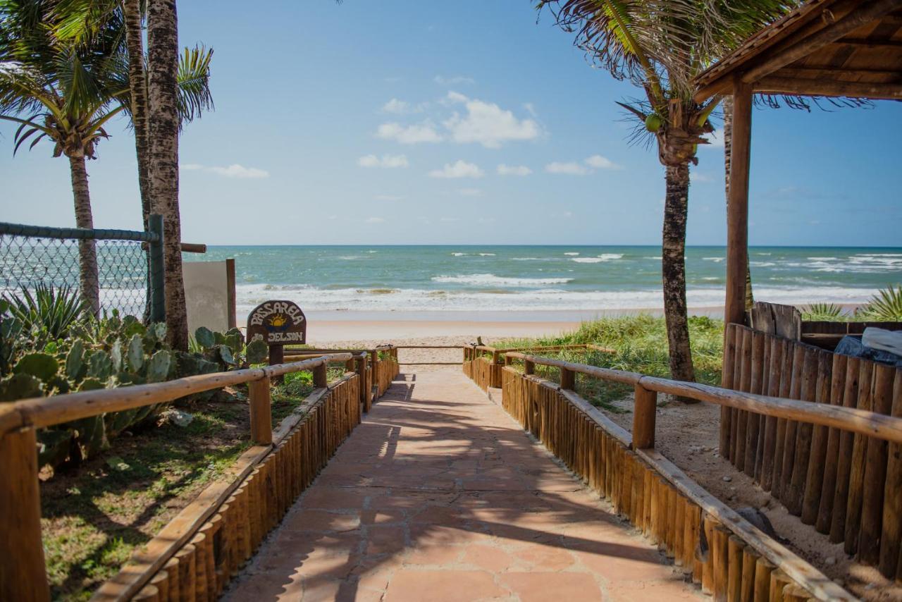 Flat Guarajuba Beira Da Praia Pe Na Areia Экстерьер фото