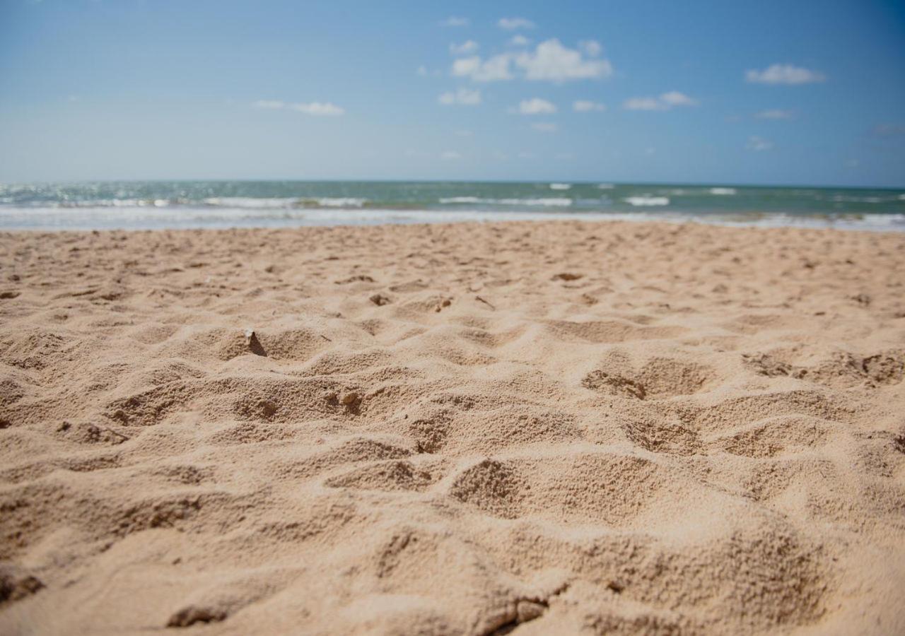 Flat Guarajuba Beira Da Praia Pe Na Areia Экстерьер фото